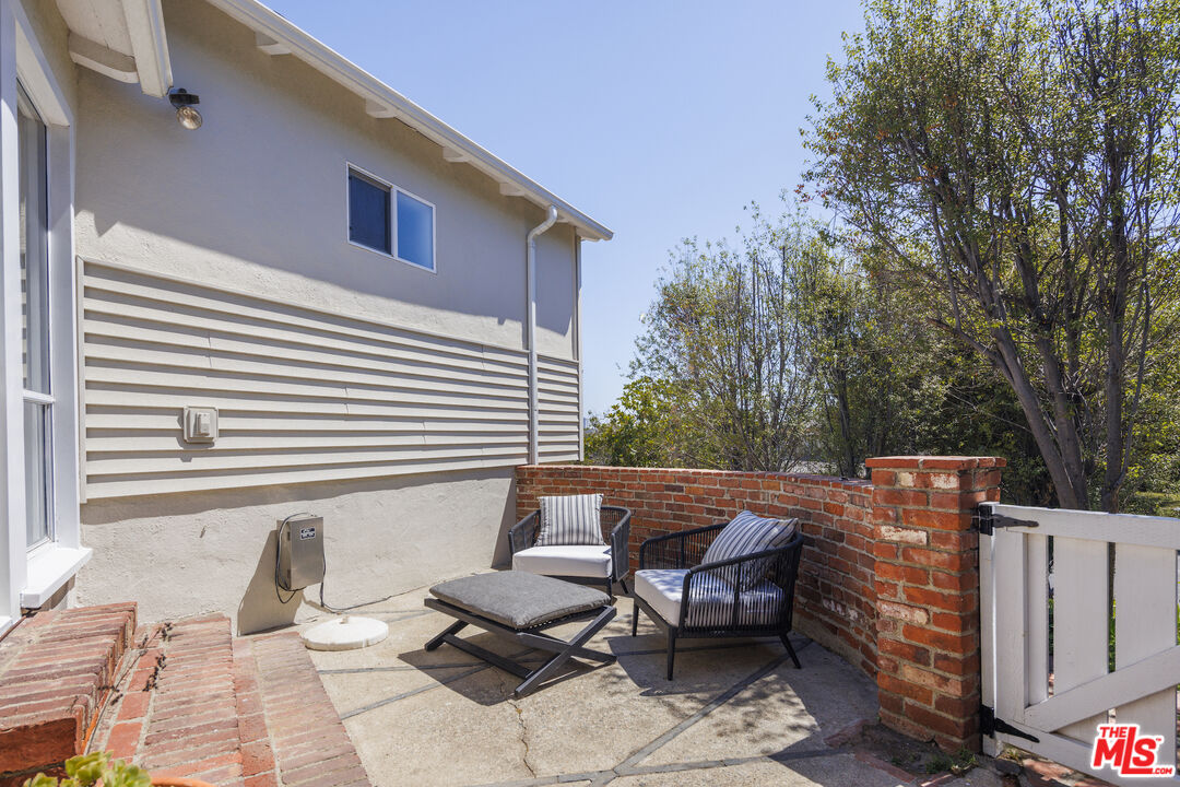 10613 Rochester Ave, Westwood