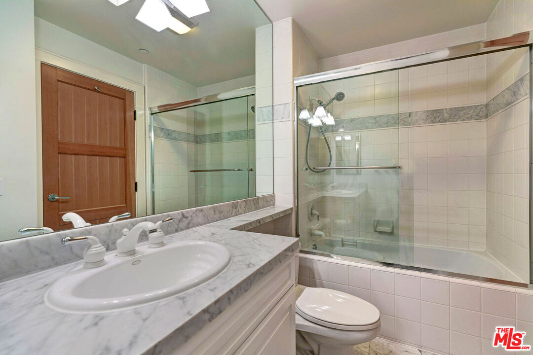 411 N Oakhurst Dr Unit: 404, Beverly Hills 