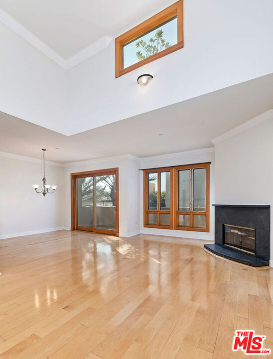 411 N Oakhurst Dr Unit: 404, Beverly Hills 