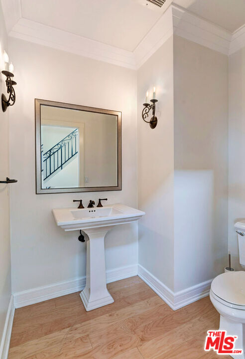 411 N Oakhurst Dr Unit: 404, Beverly Hills 