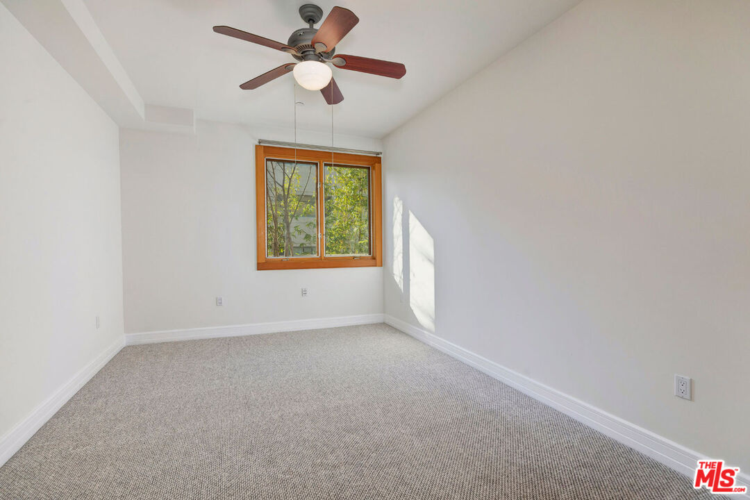 411 N Oakhurst Dr Unit: 404, Beverly Hills 