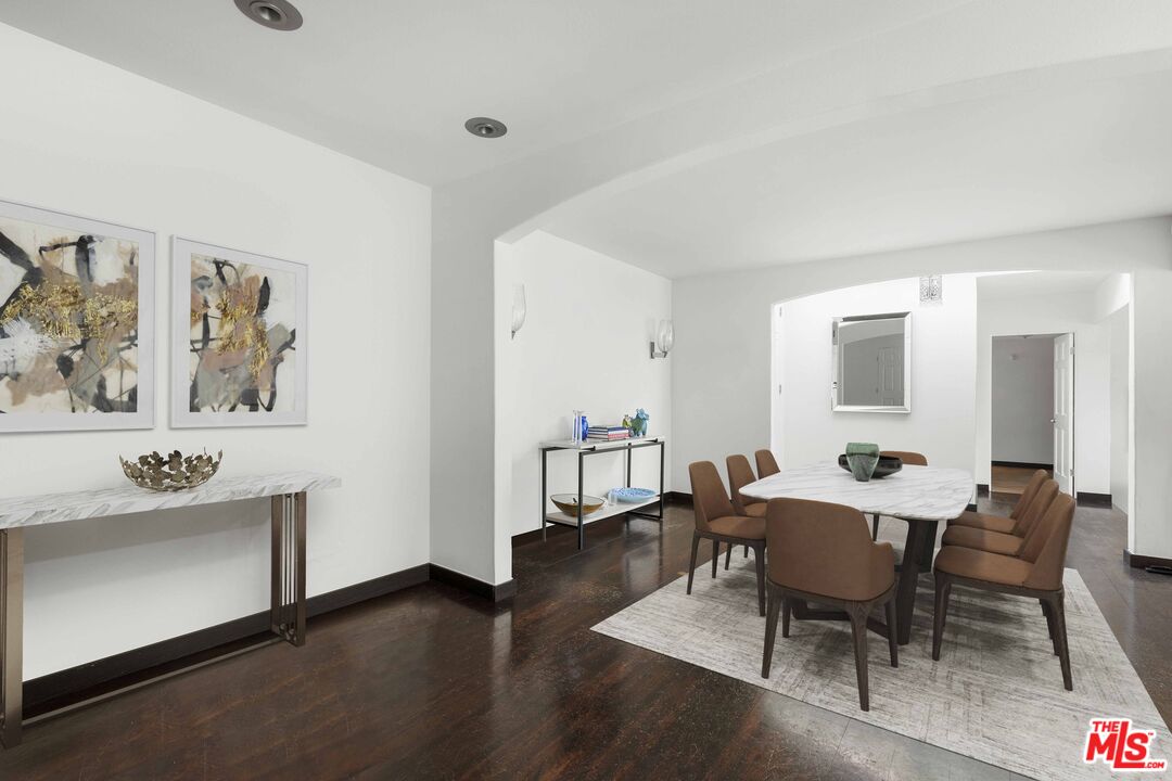 10216 Cielo Dr, Beverly Hills