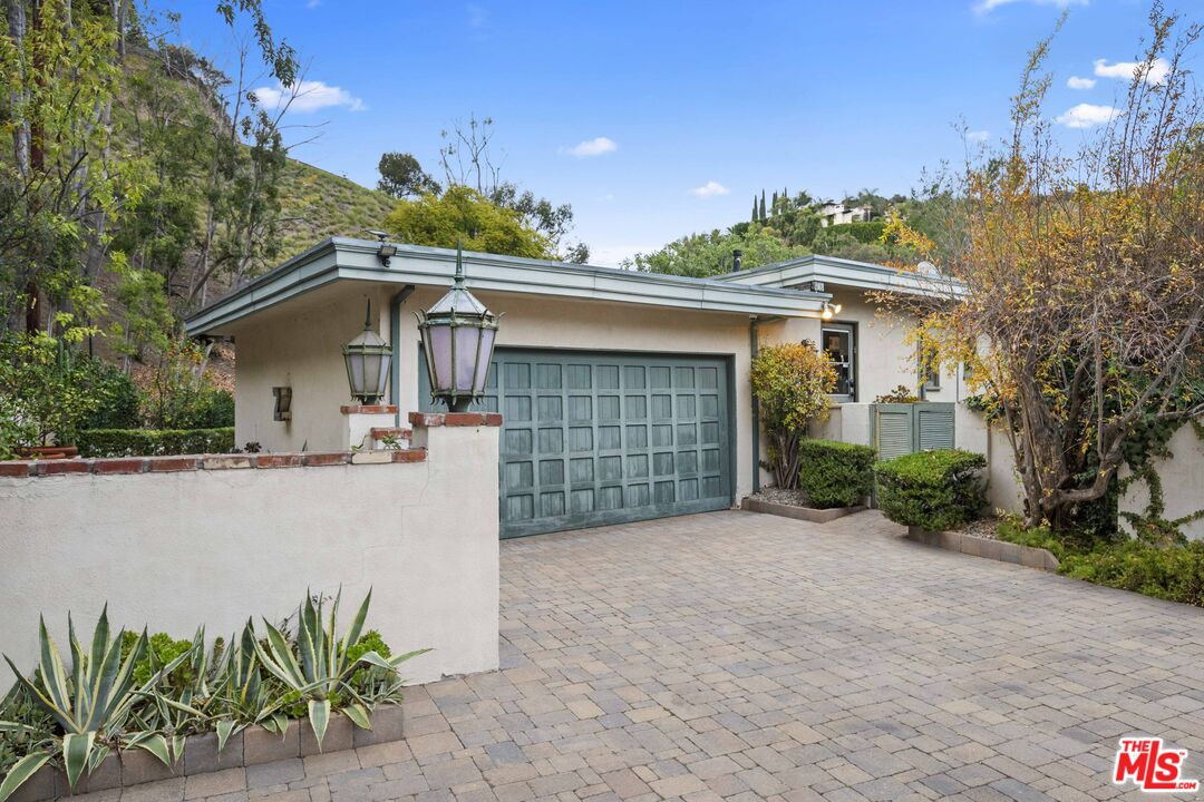 10216 Cielo Dr, Beverly Hills