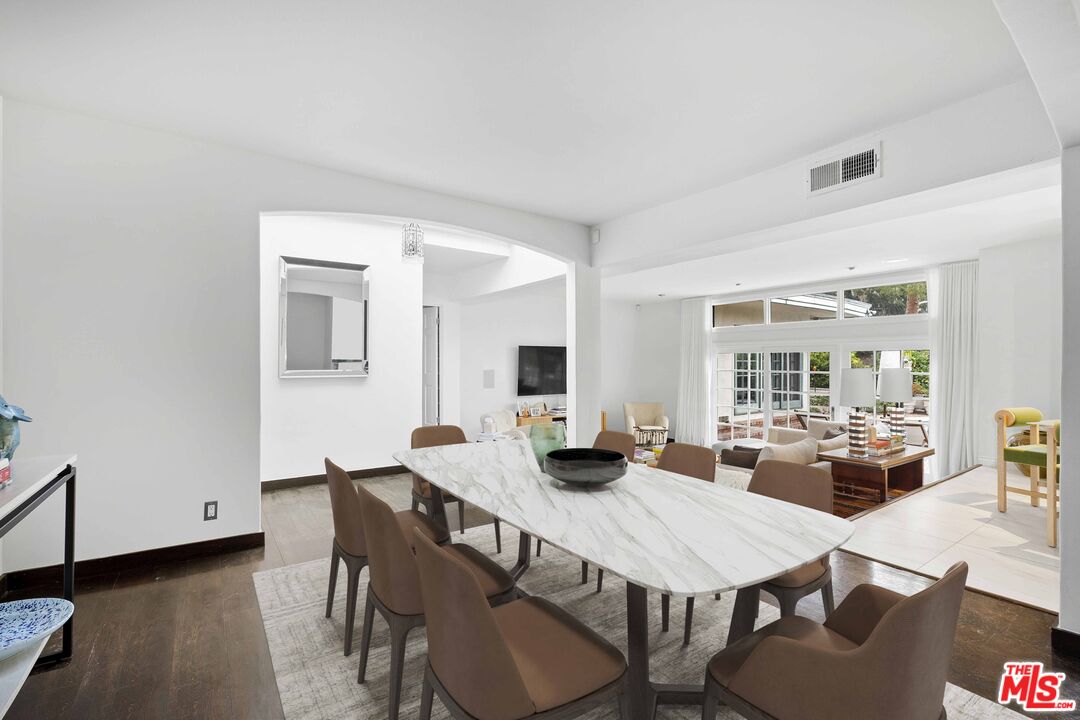 10216 Cielo Dr, Beverly Hills