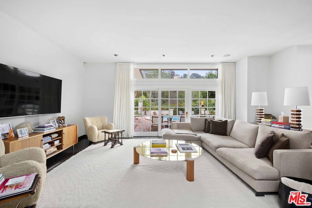 10216 Cielo Dr, Beverly Hills