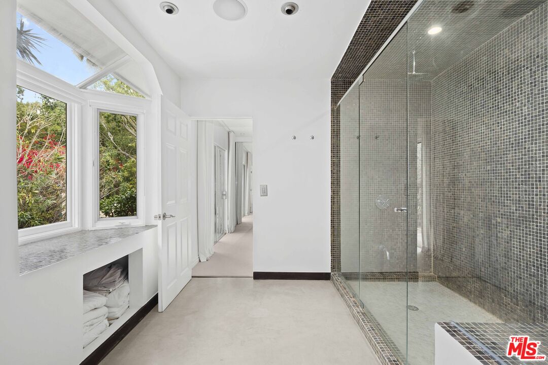10216 Cielo Dr, Beverly Hills