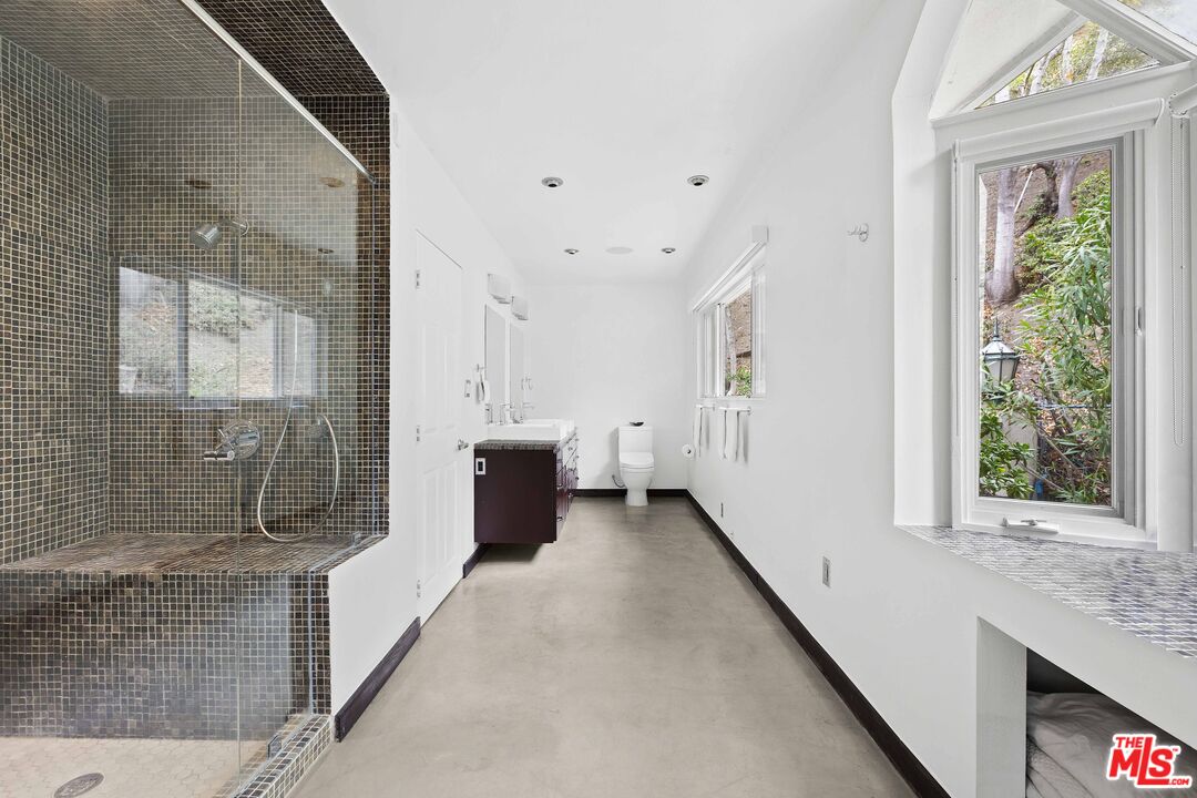 10216 Cielo Dr, Beverly Hills