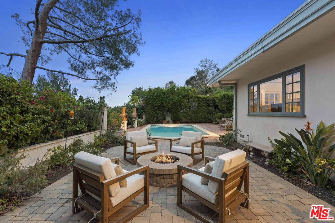 10216 Cielo Dr, Beverly Hills