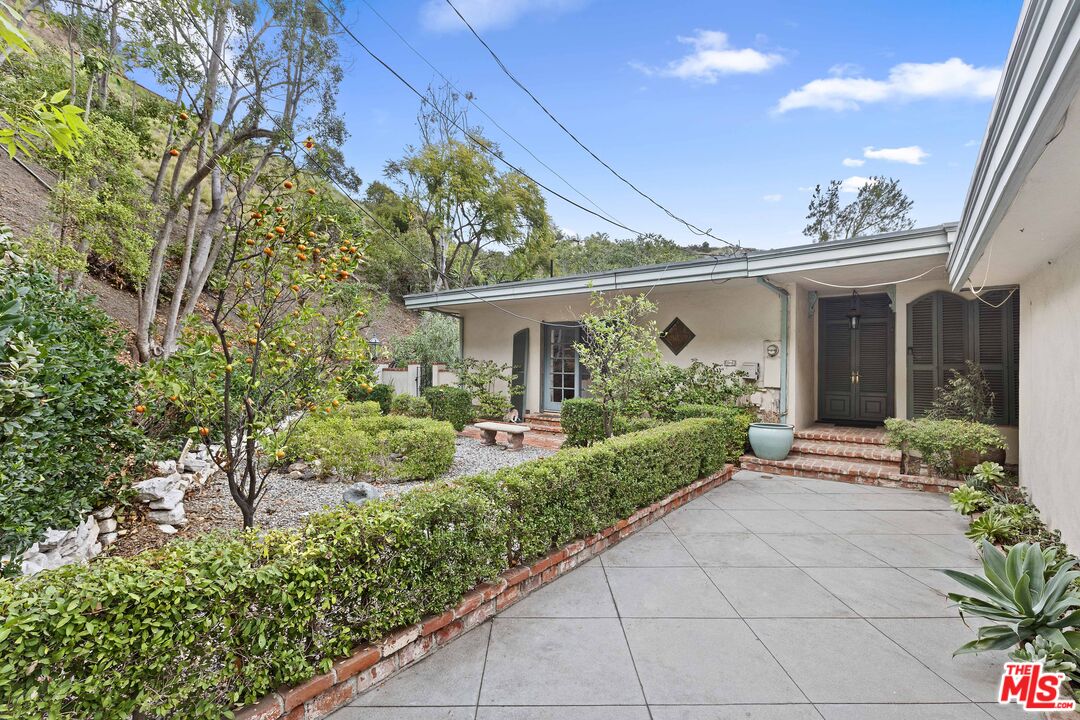 10216 Cielo Dr, Beverly Hills