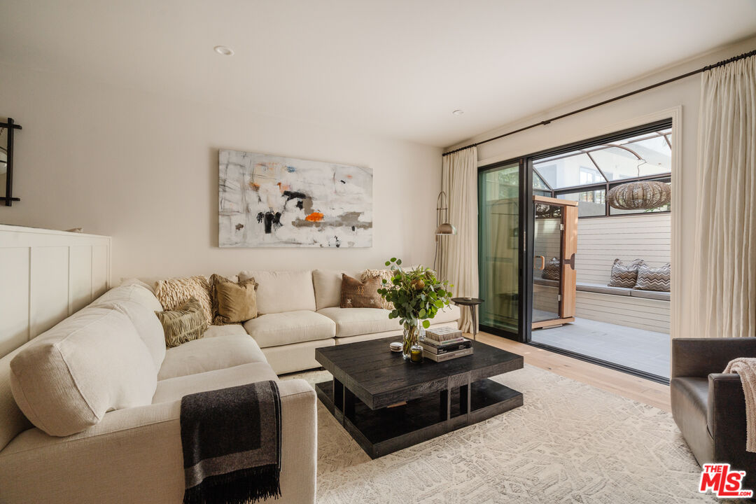 853 Larrabee St Unit: 6, West Hollywood