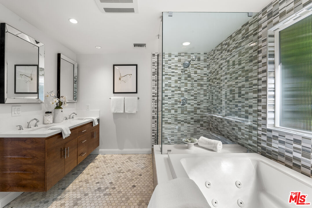 7346 Pacific View Dr, Sunset Strip
