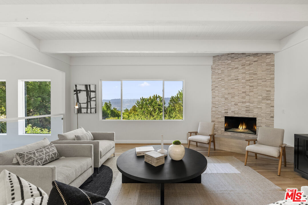 7346 Pacific View Dr, Sunset Strip