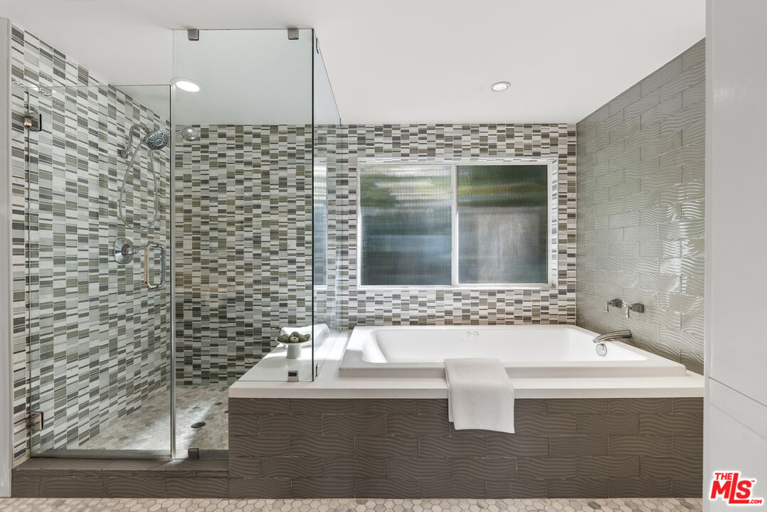 7346 Pacific View Dr, Sunset Strip