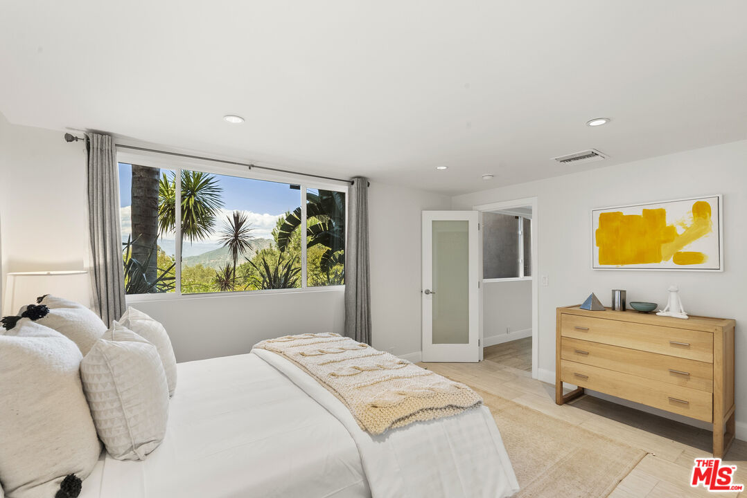 7346 Pacific View Dr, Sunset Strip
