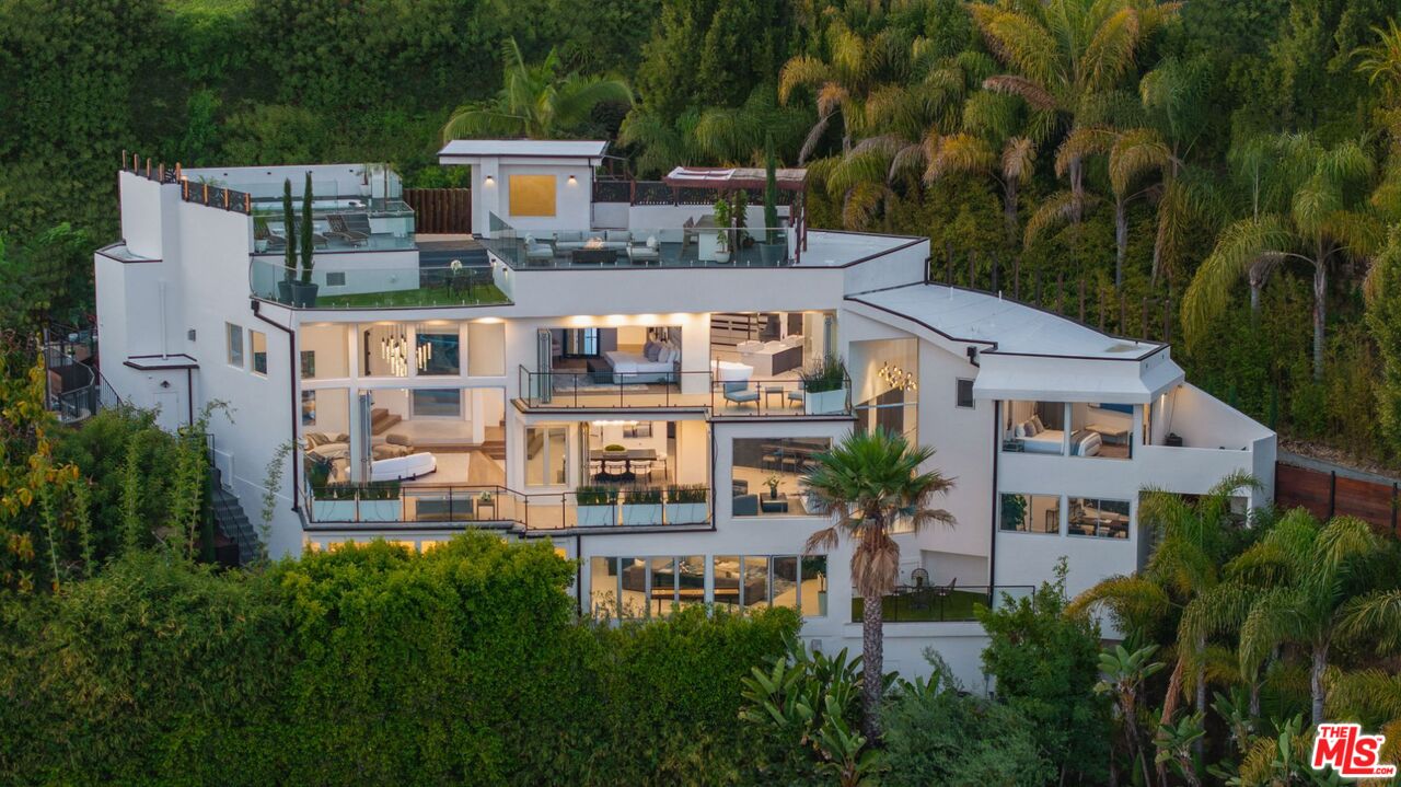 9270 Kinglet Dr