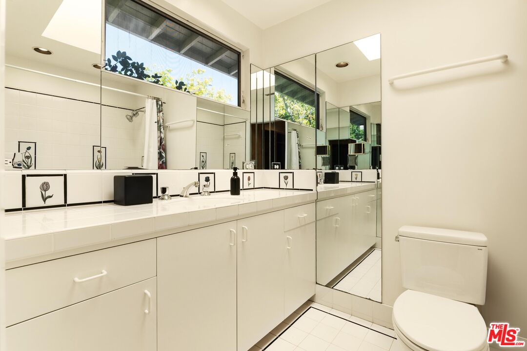 419 S Saltair Ave, Brentwood