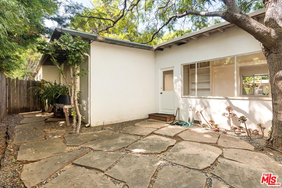 419 S Saltair Ave, Brentwood
