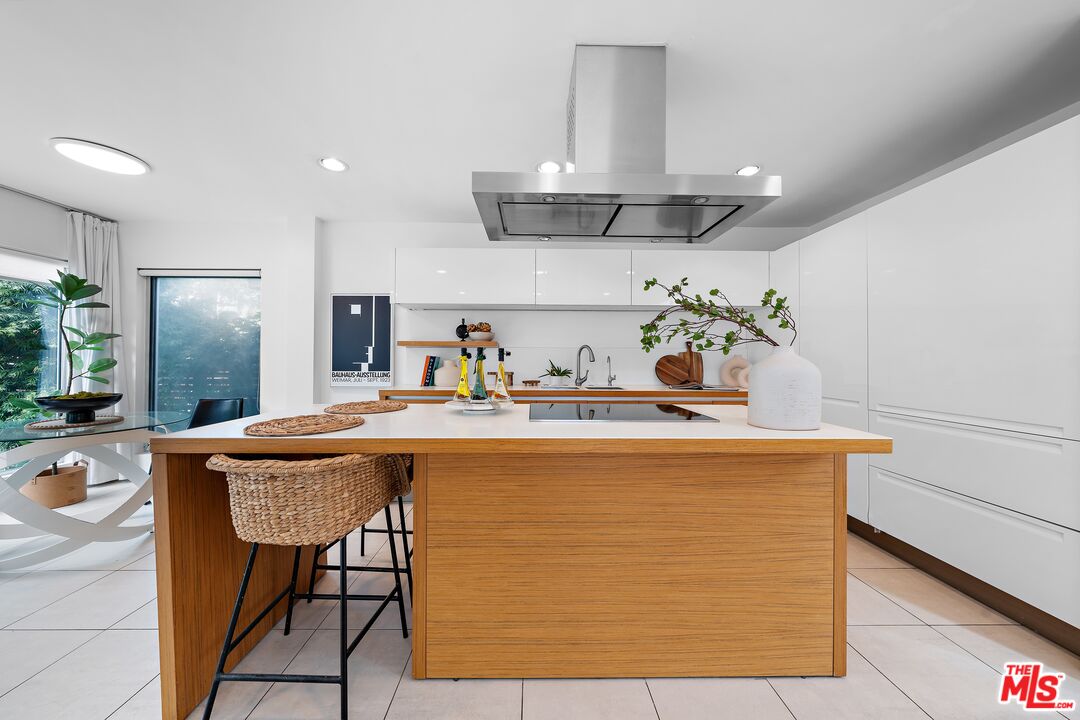 330 Venice Way, Venice