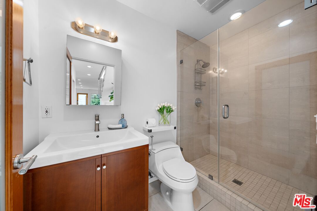 330 Venice Way, Venice