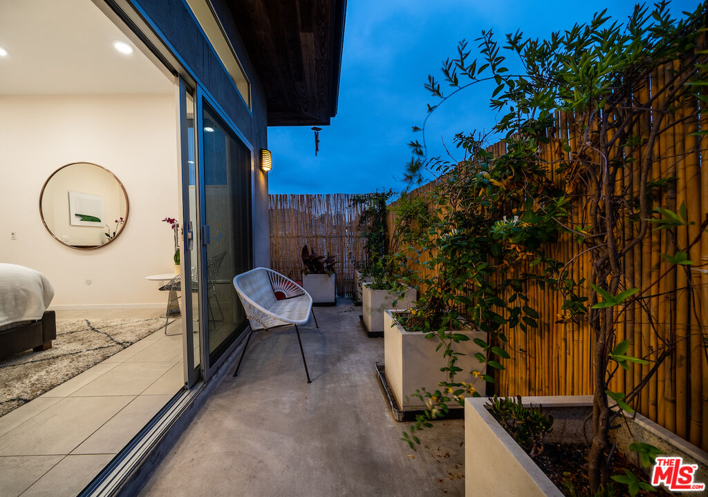 330 Venice Way, Venice