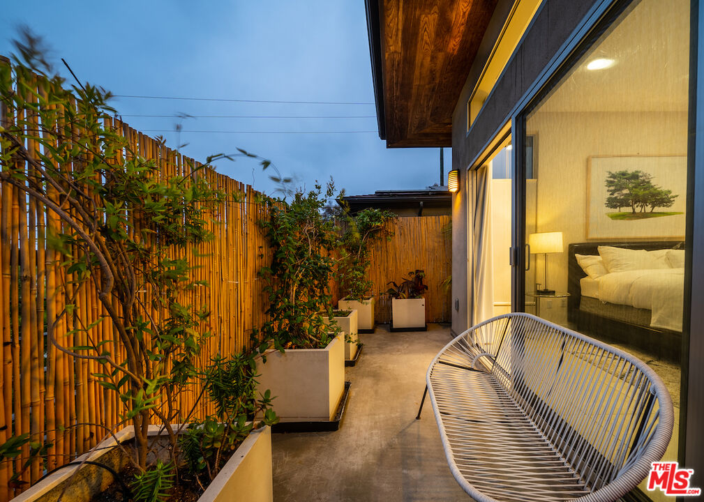 330 Venice Way, Venice