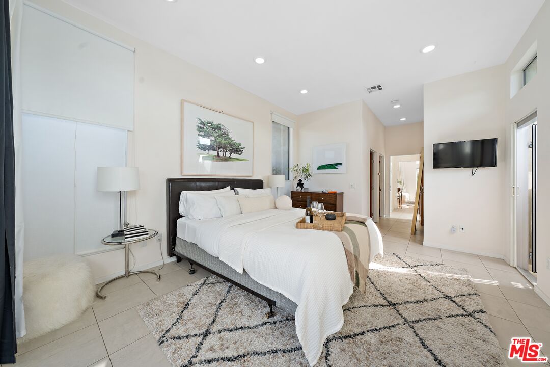 330 Venice Way, Venice