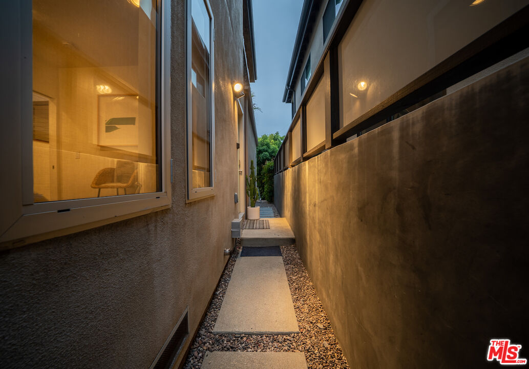 330 Venice Way, Venice
