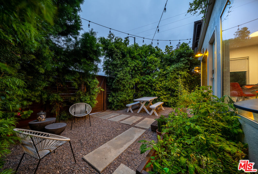 330 Venice Way, Venice