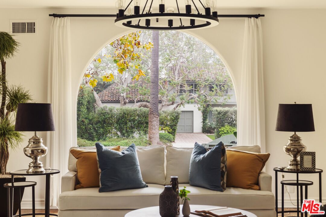 239 Georgina Ave, Santa Monica