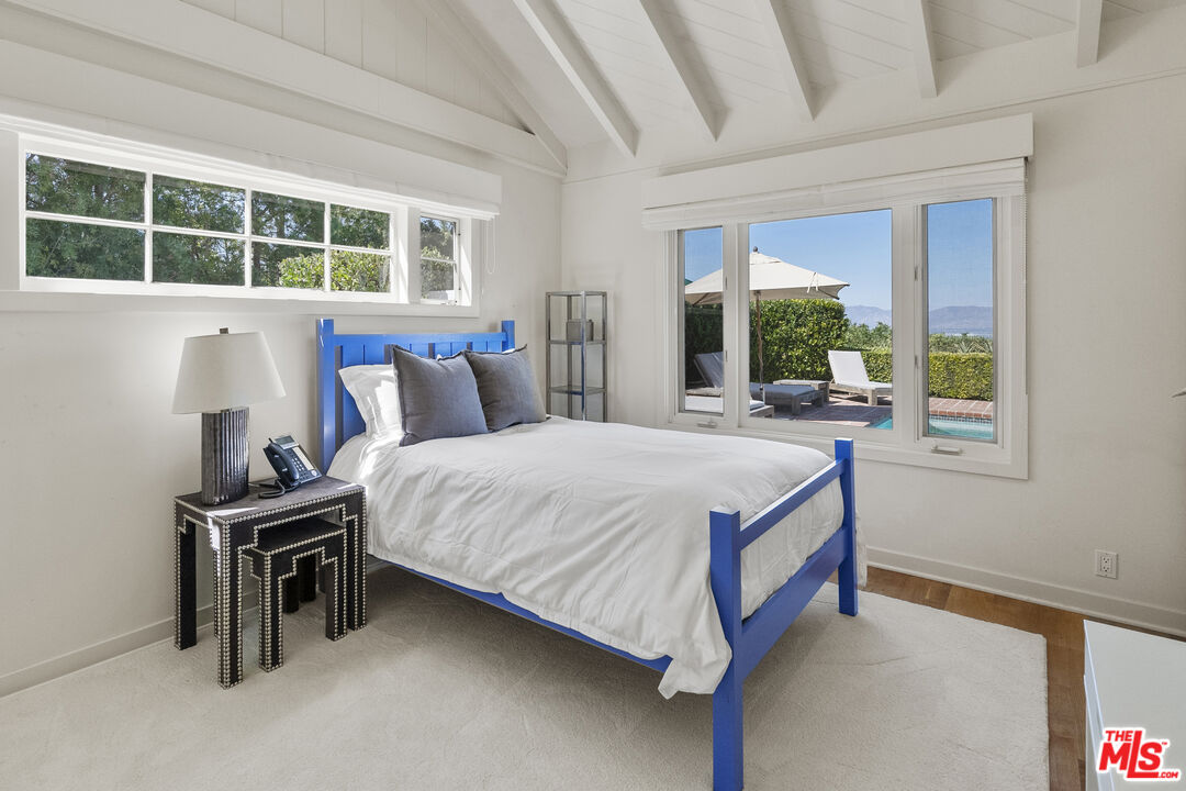 13679 Mulholland Dr, Beverly Hills