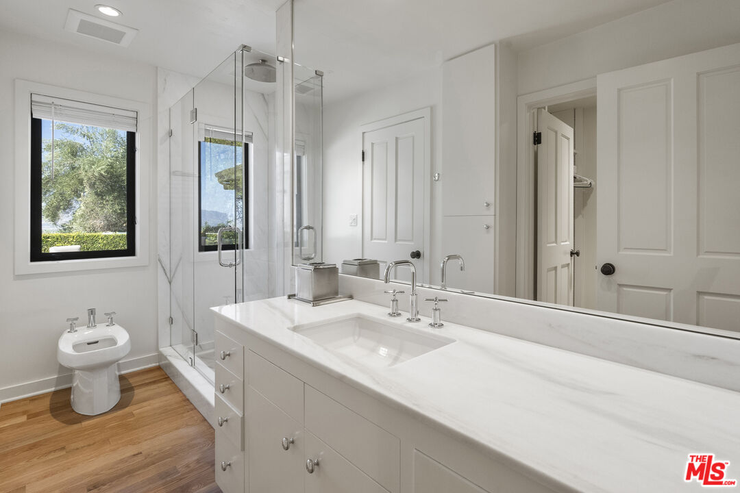 13679 Mulholland Dr, Beverly Hills