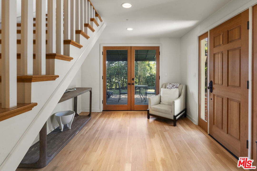 13679 Mulholland Dr, Beverly Hills