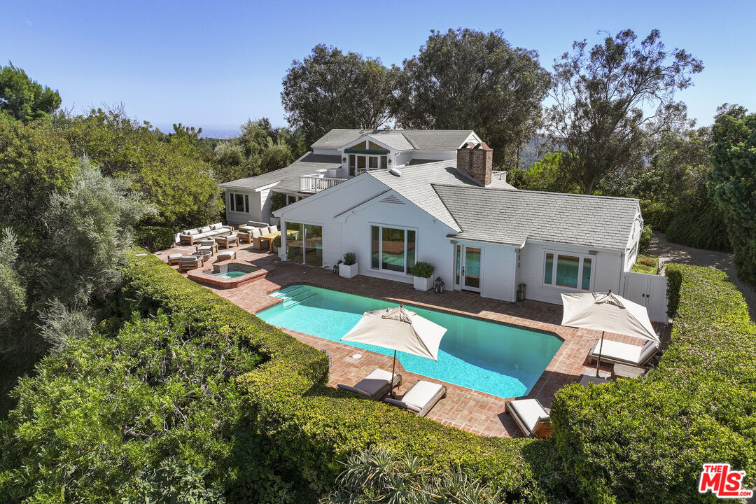 13679 Mulholland Dr, Beverly Hills