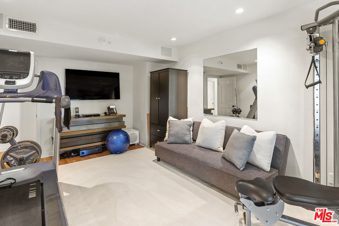 13679 Mulholland Dr, Beverly Hills