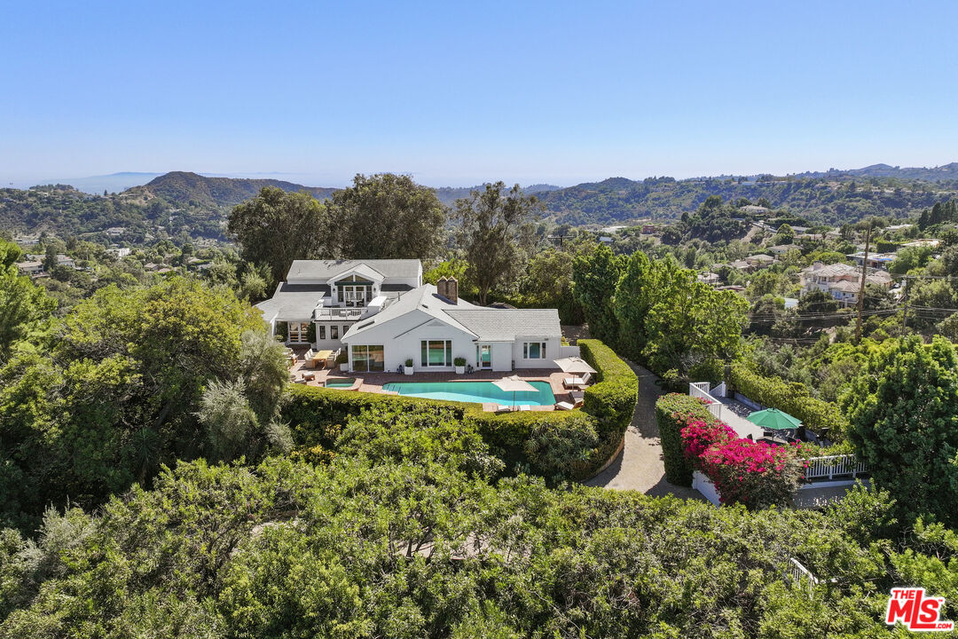 13679 Mulholland Dr, Beverly Hills