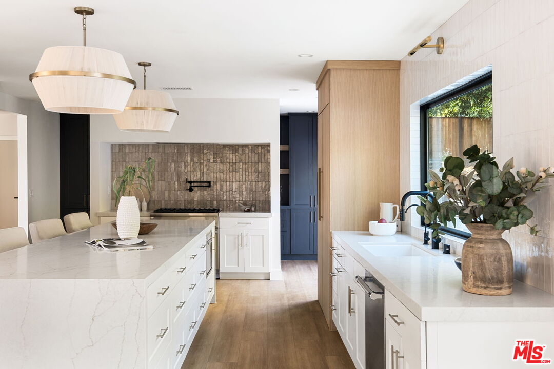 890 Falmouth St, Thousand Oaks