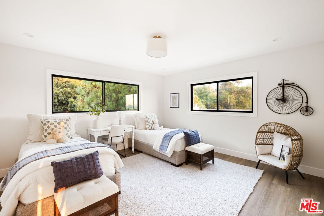 890 Falmouth St, Thousand Oaks