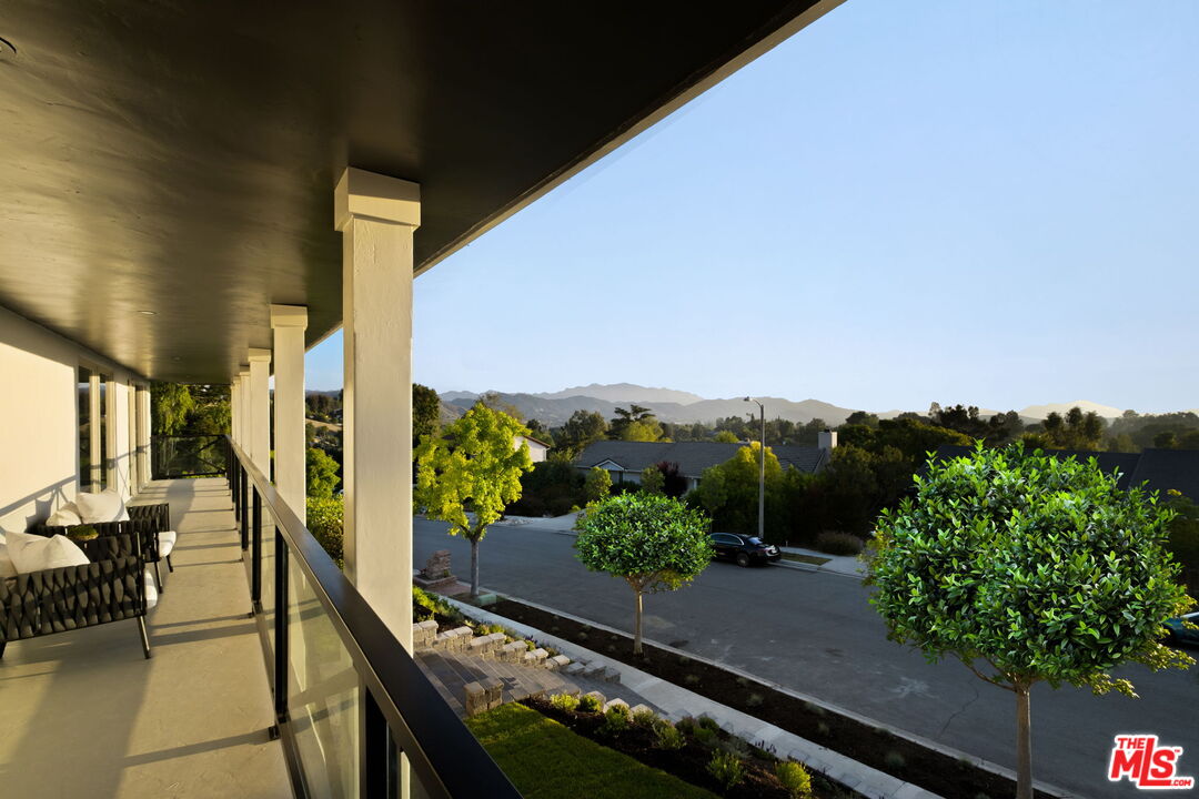 890 Falmouth St, Thousand Oaks
