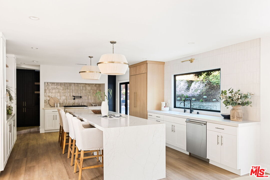 890 Falmouth St, Thousand Oaks
