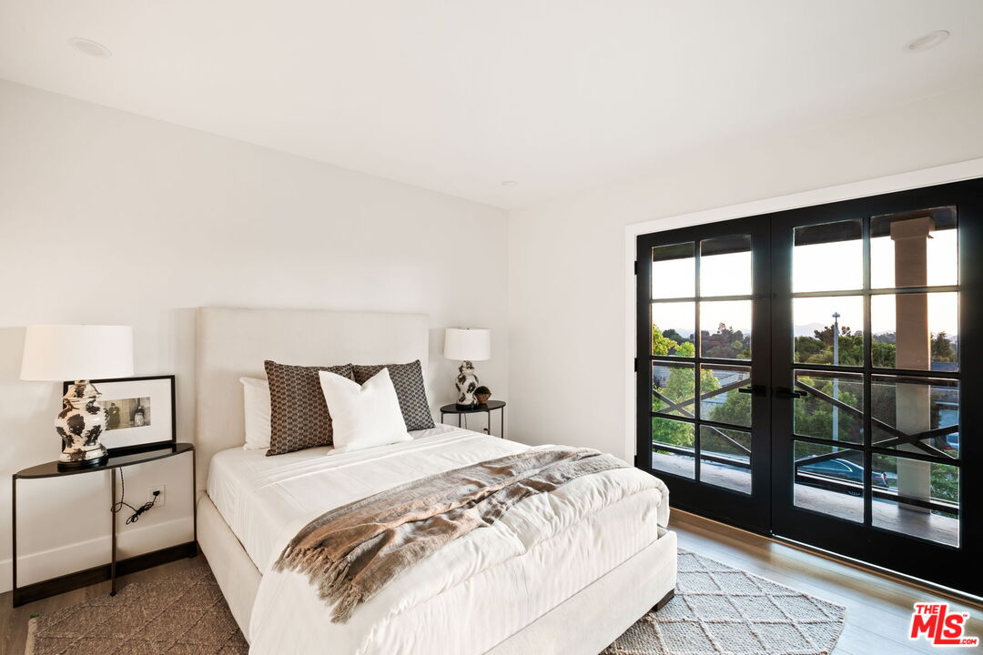 890 Falmouth St, Thousand Oaks
