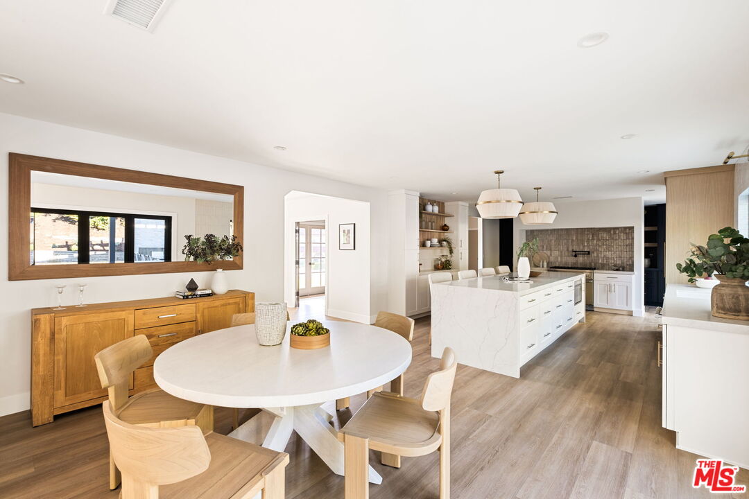 890 Falmouth St, Thousand Oaks