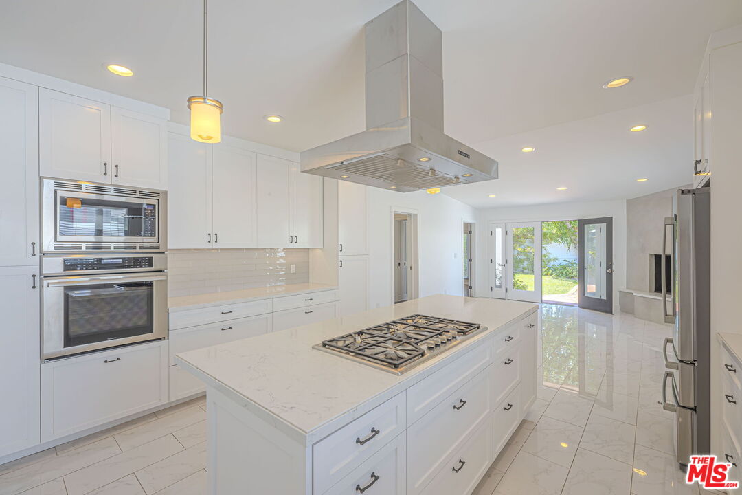 645 N Sierra Bonita Ave, Beverly Center
