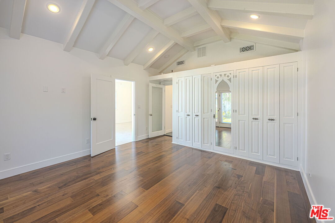 645 N Sierra Bonita Ave, Beverly Center