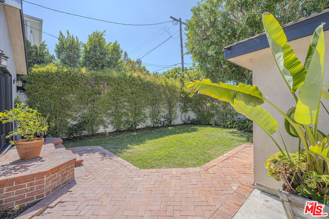 645 N Sierra Bonita Ave, Beverly Center