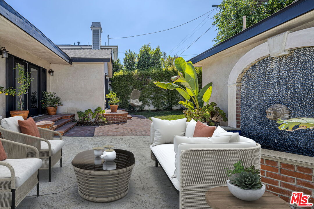 645 N Sierra Bonita Ave, Beverly Center