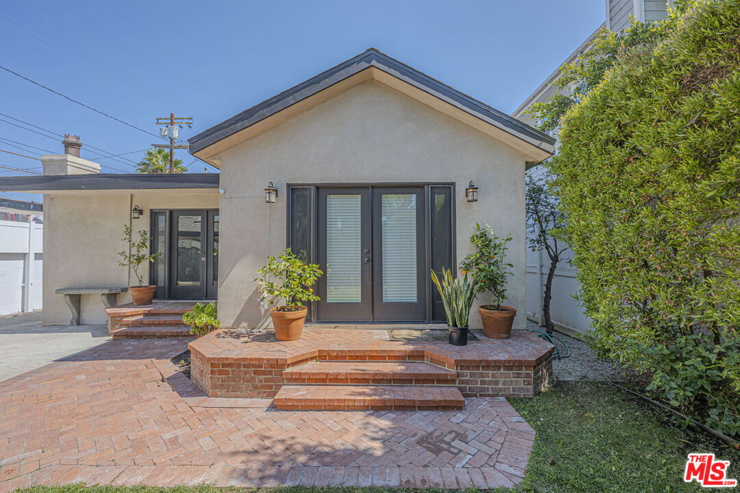 645 N Sierra Bonita Ave, Beverly Center