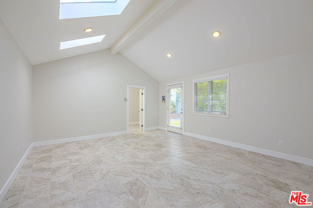 645 N Sierra Bonita Ave, Beverly Center