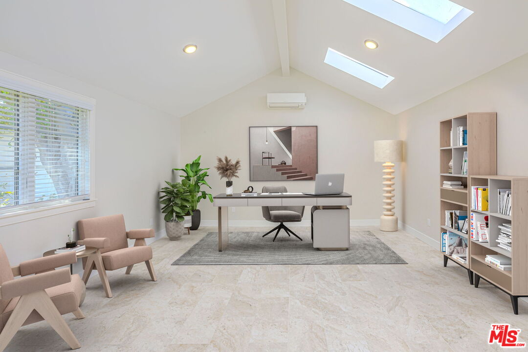 645 N Sierra Bonita Ave, Beverly Center