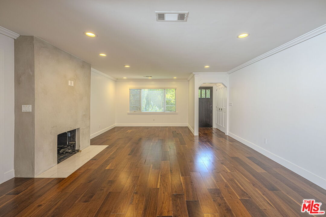 645 N Sierra Bonita Ave, Beverly Center