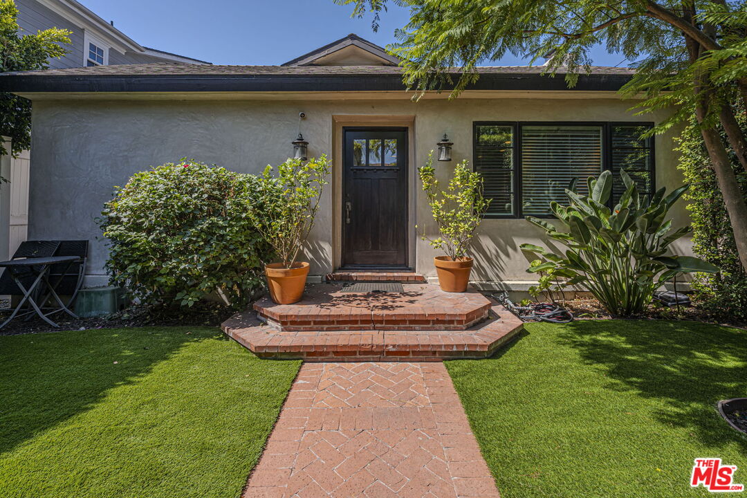 645 N Sierra Bonita Ave, Beverly Center